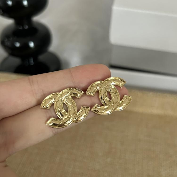 z6 Chanel earrings