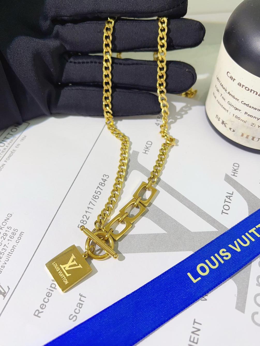 X630 LV necklace