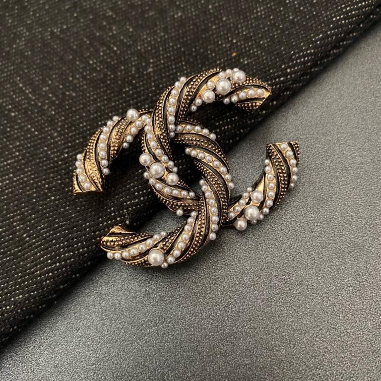 Chanel brooch 115410