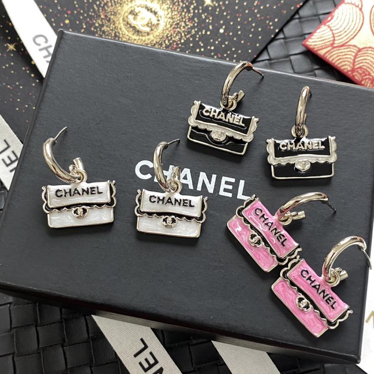 E015 Chanel earrings