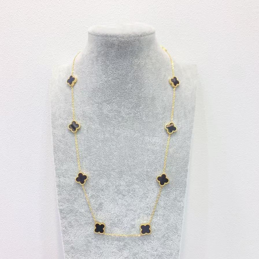 (No brand logo)VCA necklace