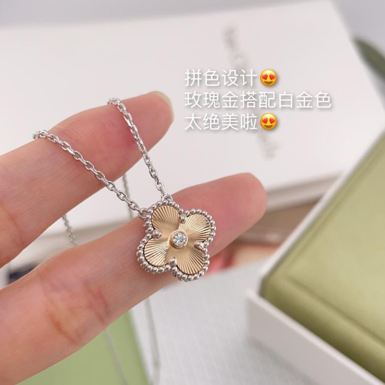VCA Vancleef Christamas new necklace