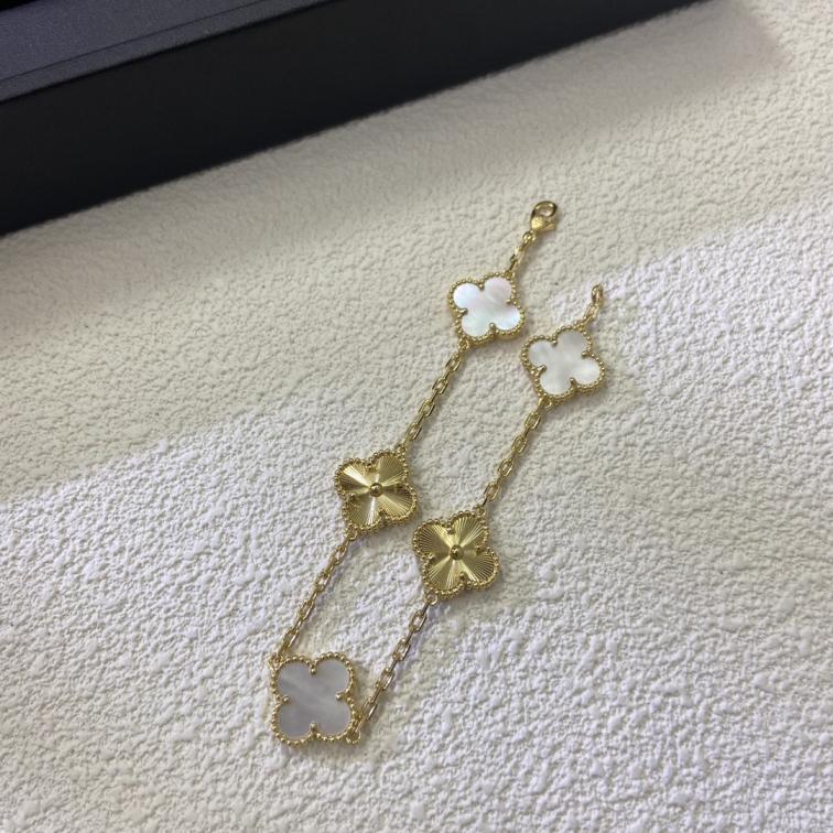 VCA Vancleef White Fritillaria alba bracelet