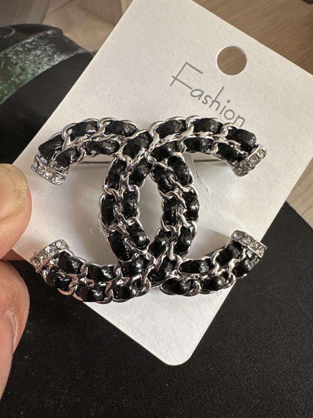 Chanel CC brooch 115538