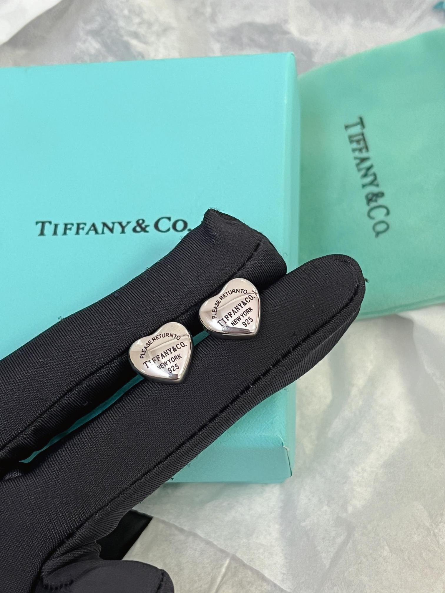 A1052  Tiffany silver heart earrings