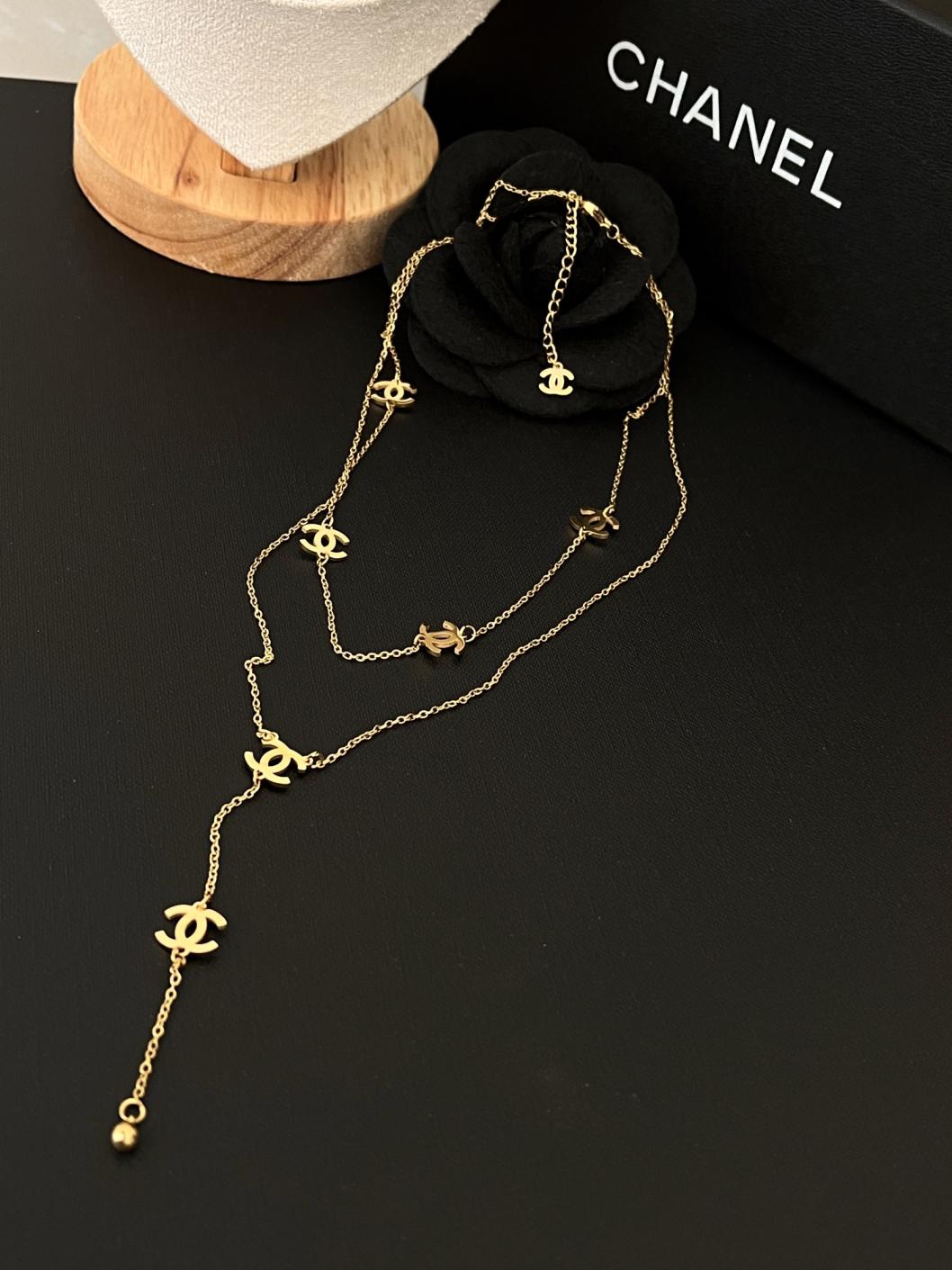 X635 Chanel necklace