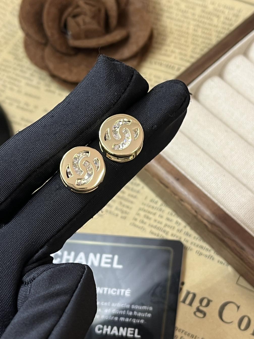 A1059 Chanel earrings