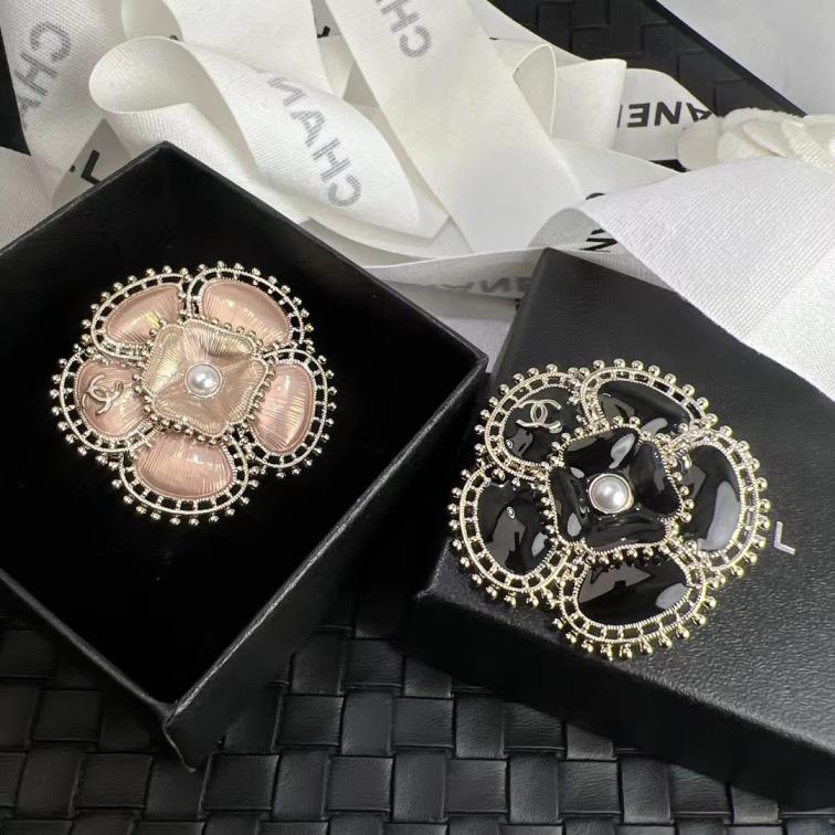 C385 Chanel camellia brooch