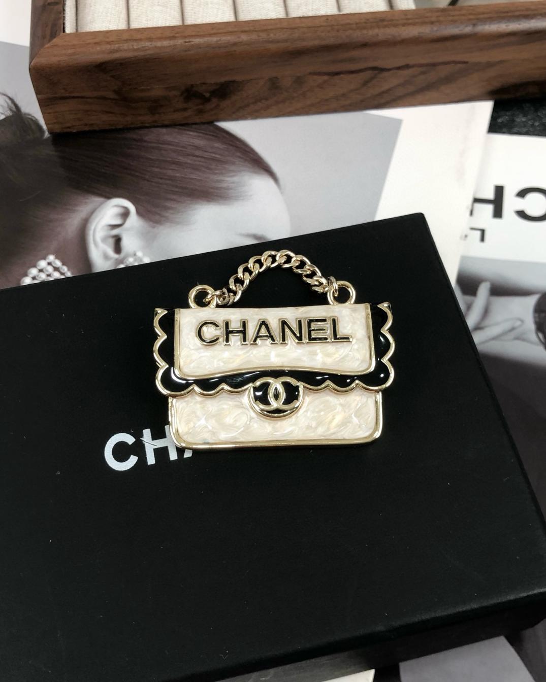 Chanel Camellia bag brooch 115582