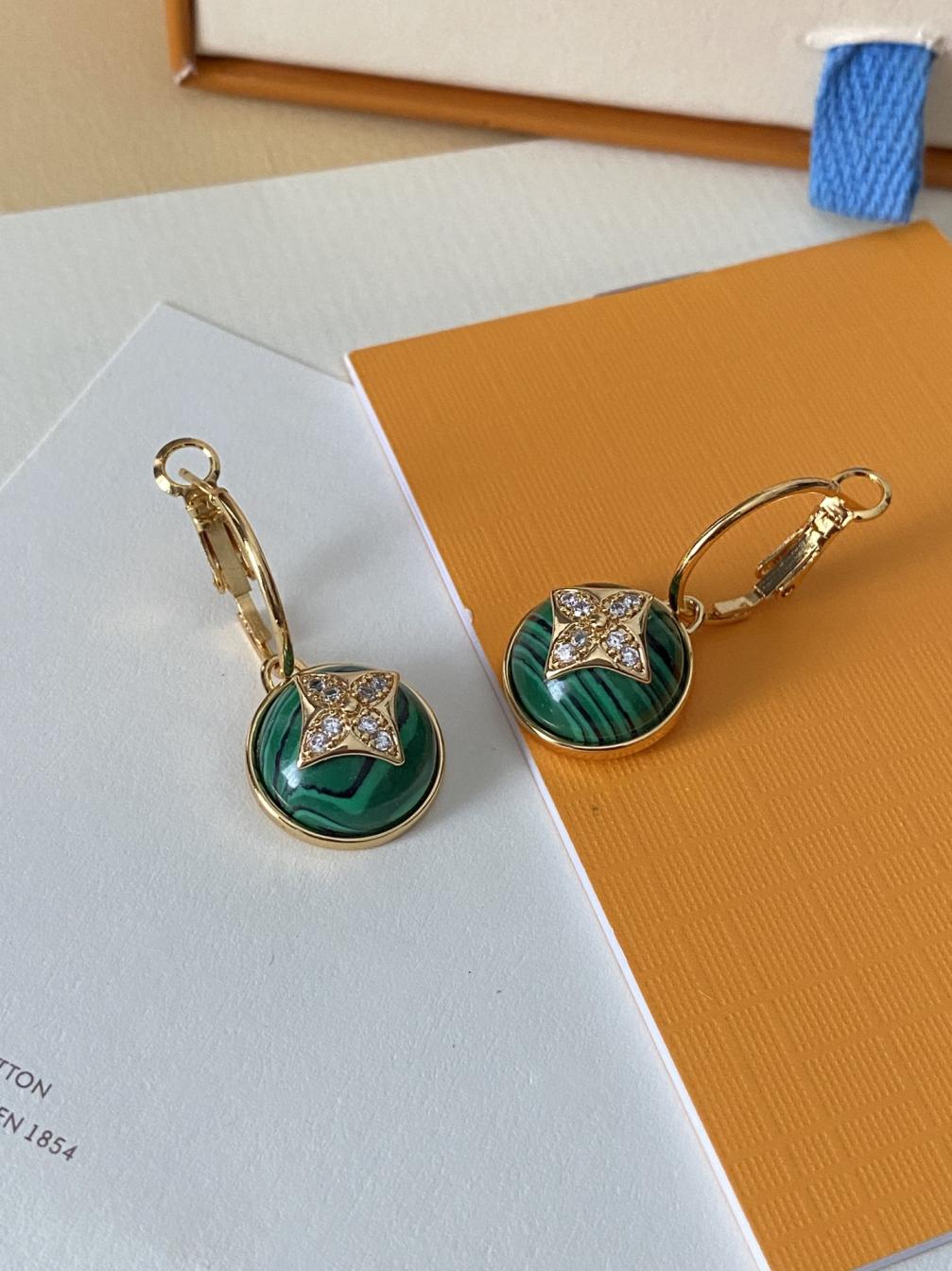 A1903 LV Green earrings