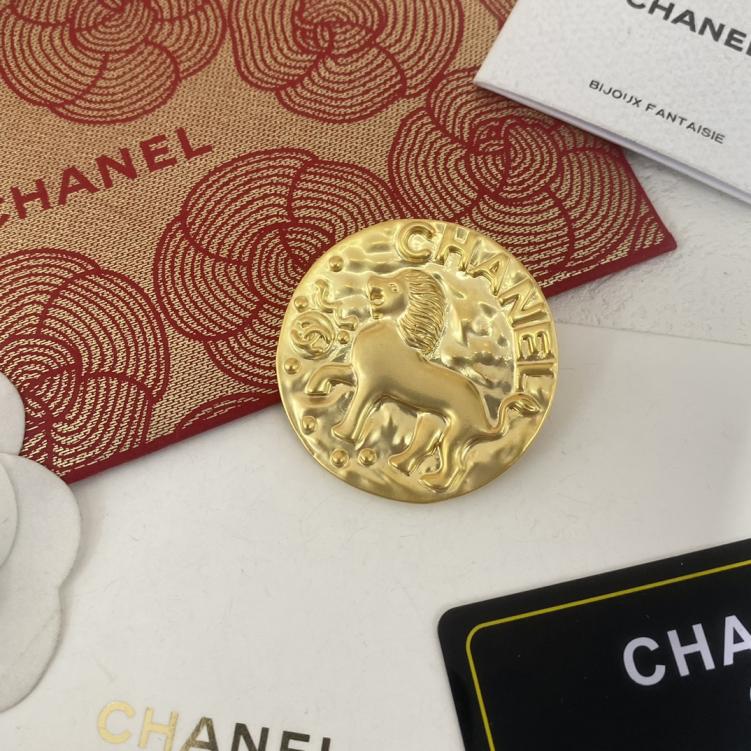 C471 Chanel vintage brooch