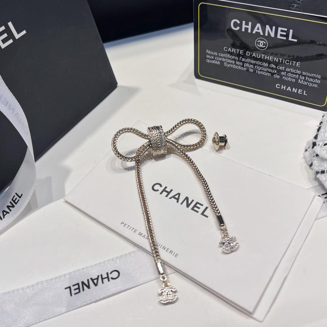 C330 Chanel bowknot brooch
