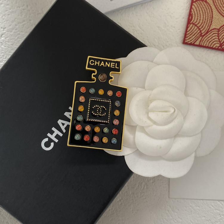 C401 Chanel perfume bottle brooch
