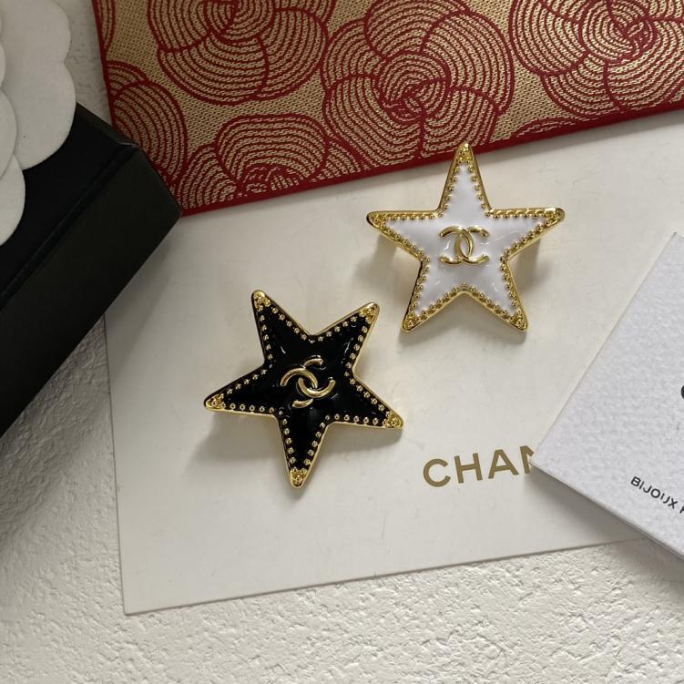 C432 Chanel pentagram Star brooch