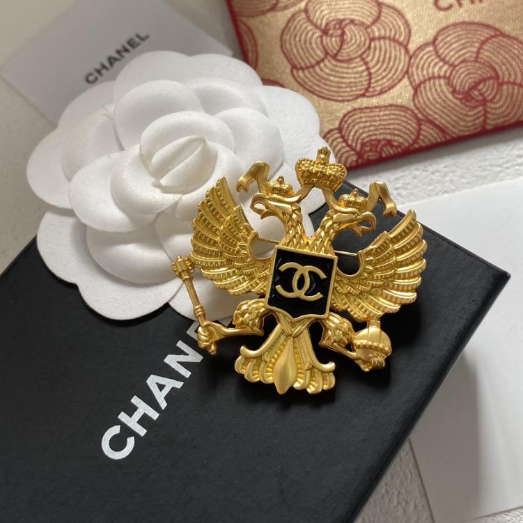 C278 Chanel vintage brooch