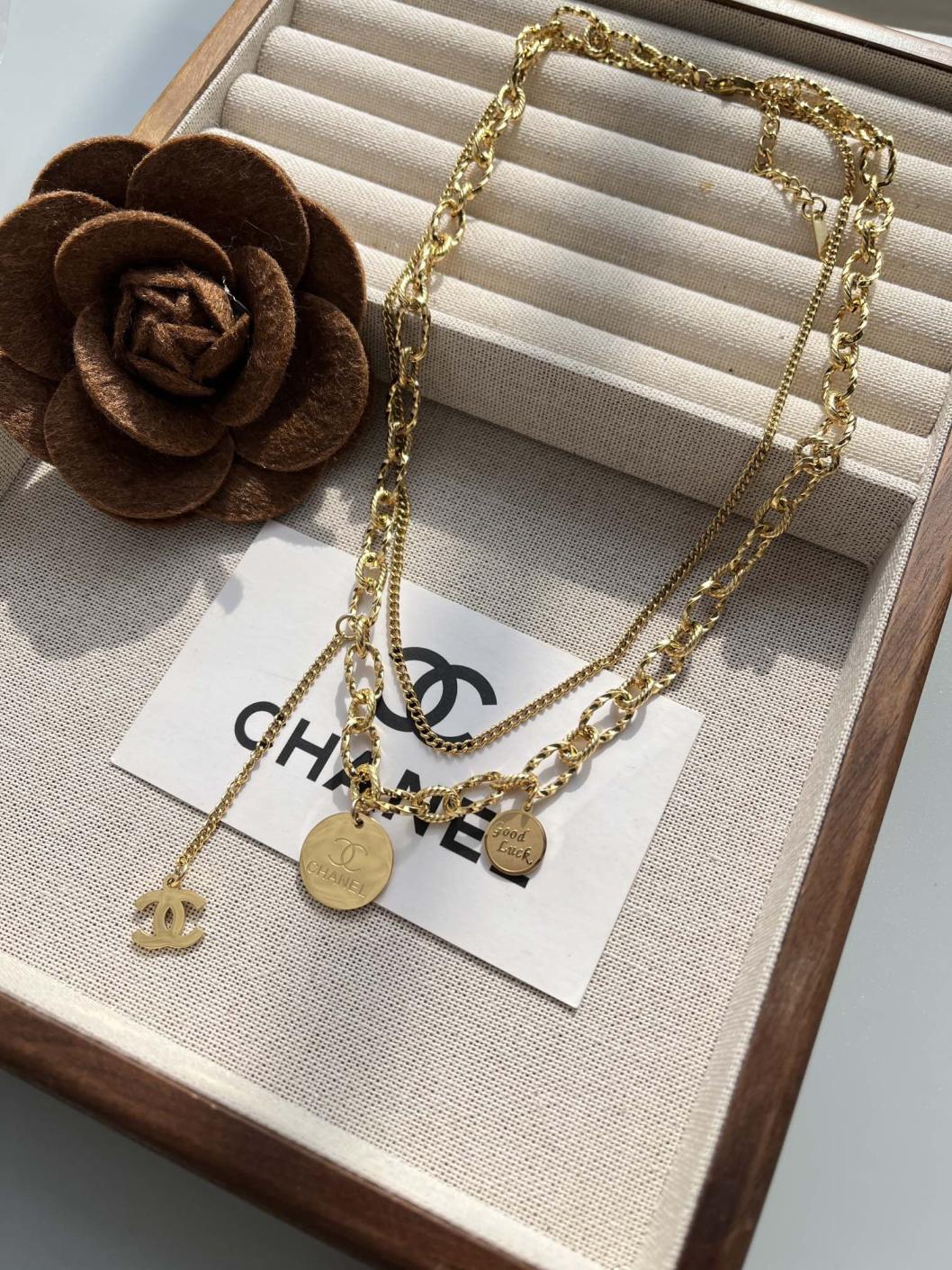 X088 Chanel necklace
