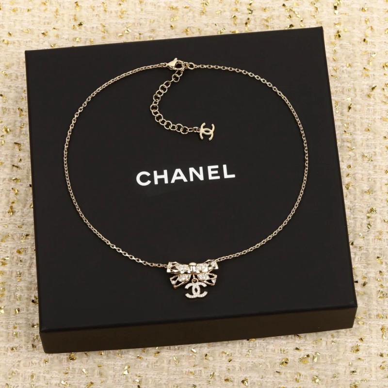 B774 Chanel bowknot necklace