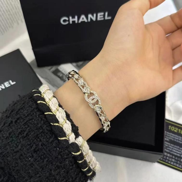 B677 Chanel bracelet