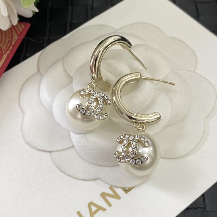 A729 Chanel earrings