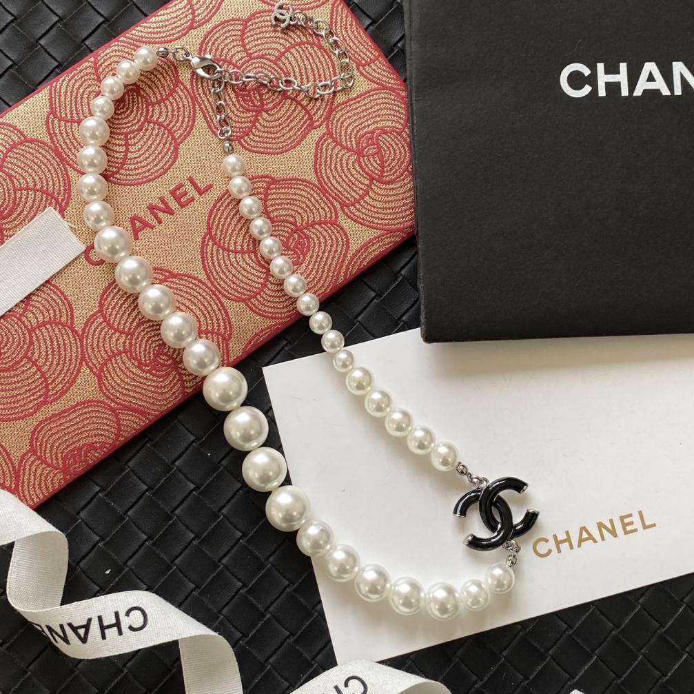 B539 Chanel choker pearls necklace