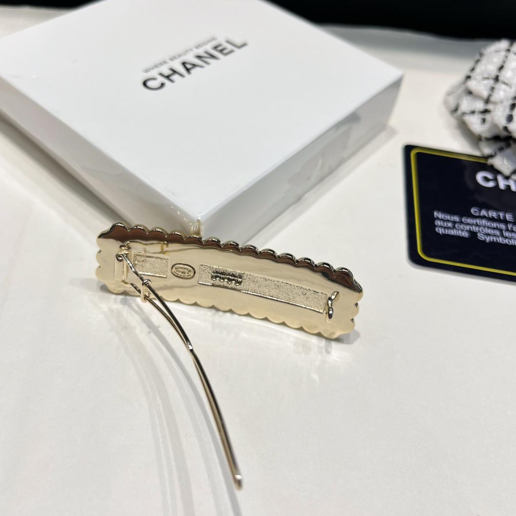 FS7010 Chanel hairclip