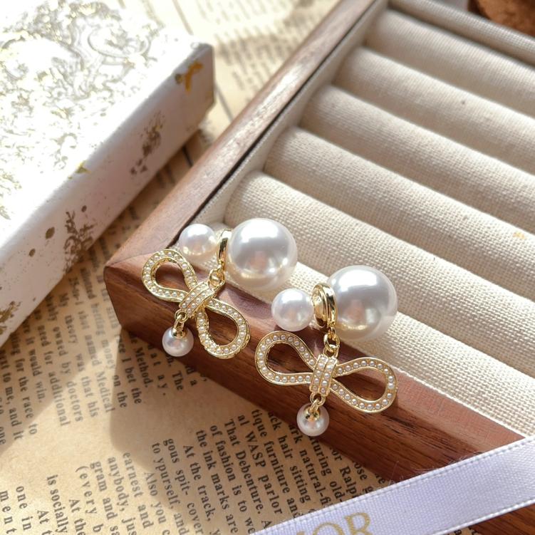 A1065 Dior earrings
