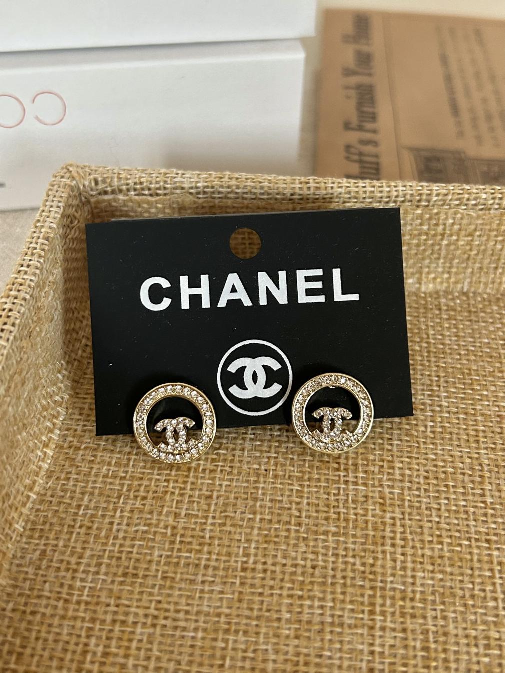 z186 Chanel CC earrings