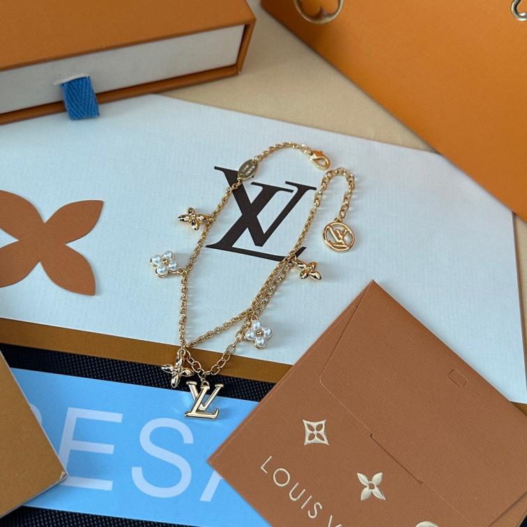 B502  LV Bracelet