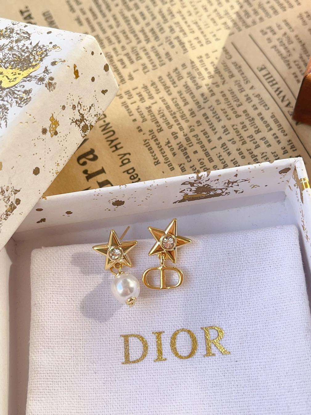 A1084 Dior earrings
