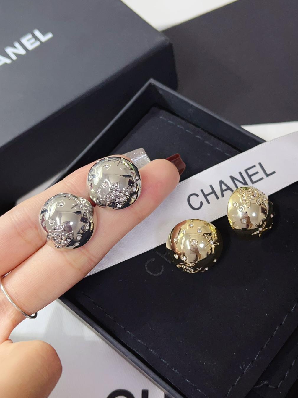 A1078 Chanel earrings