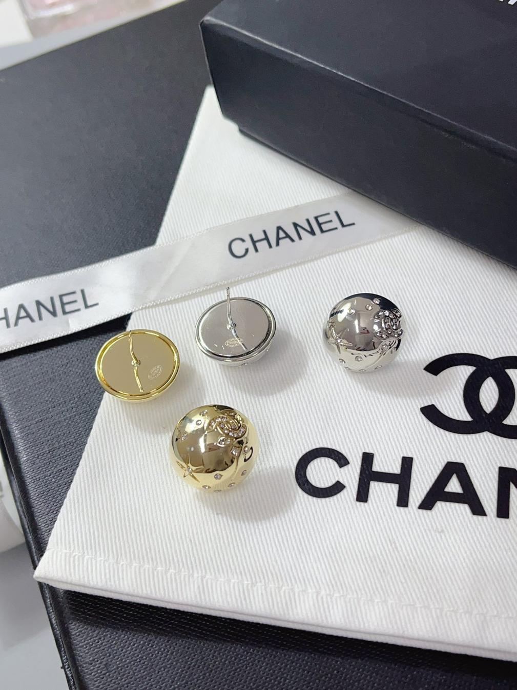 A1078 Chanel earrings