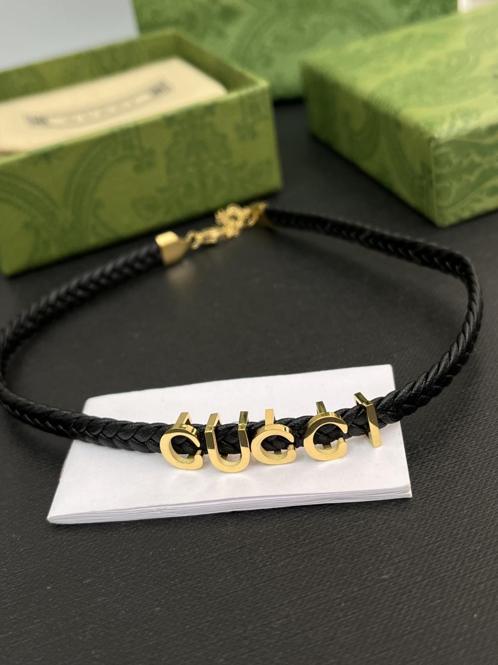 X648 Gucci leather choker necklace