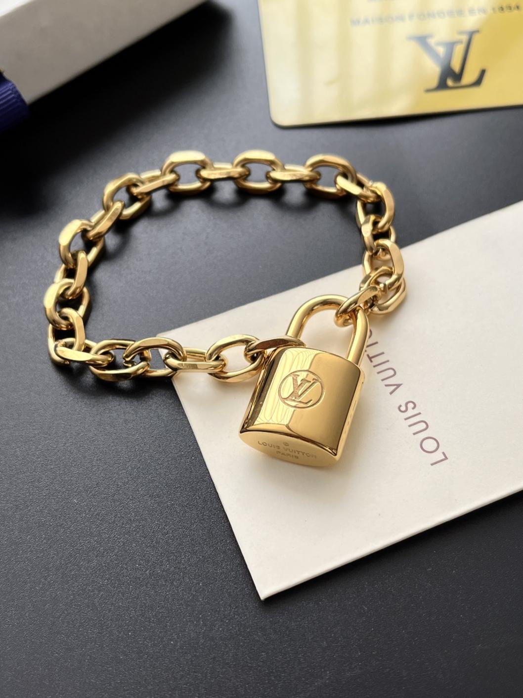 L182 LV Lock bracelet