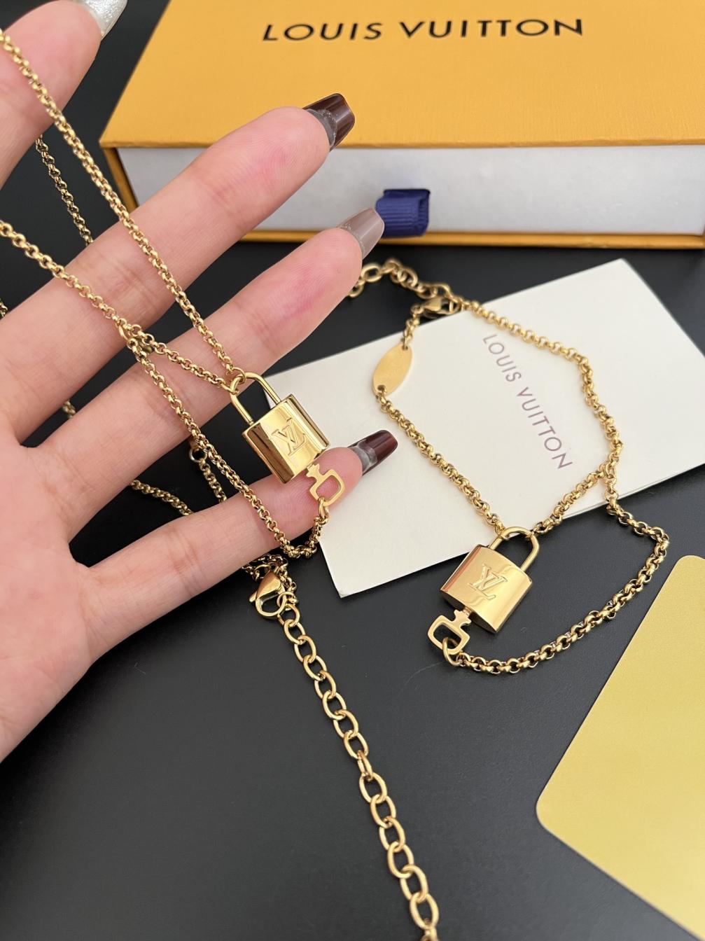 X652 LV Lock Necklace