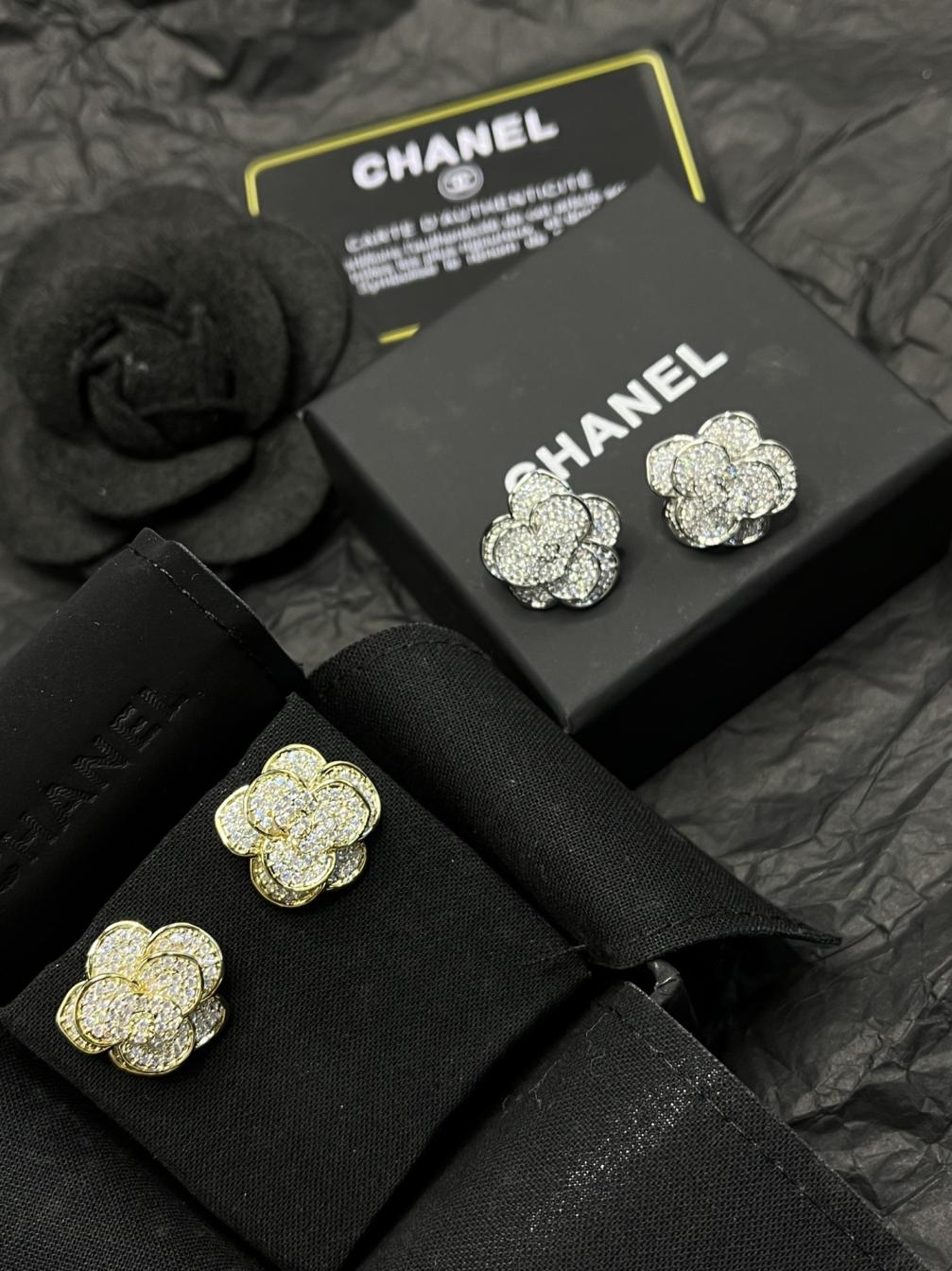 A1089 Chanel earrings