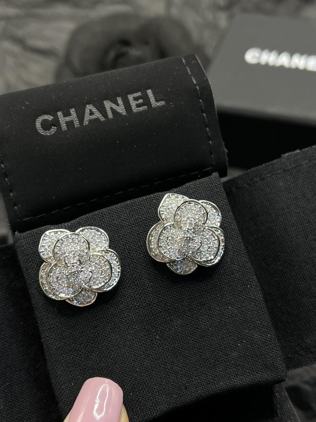 A1089 Chanel earrings