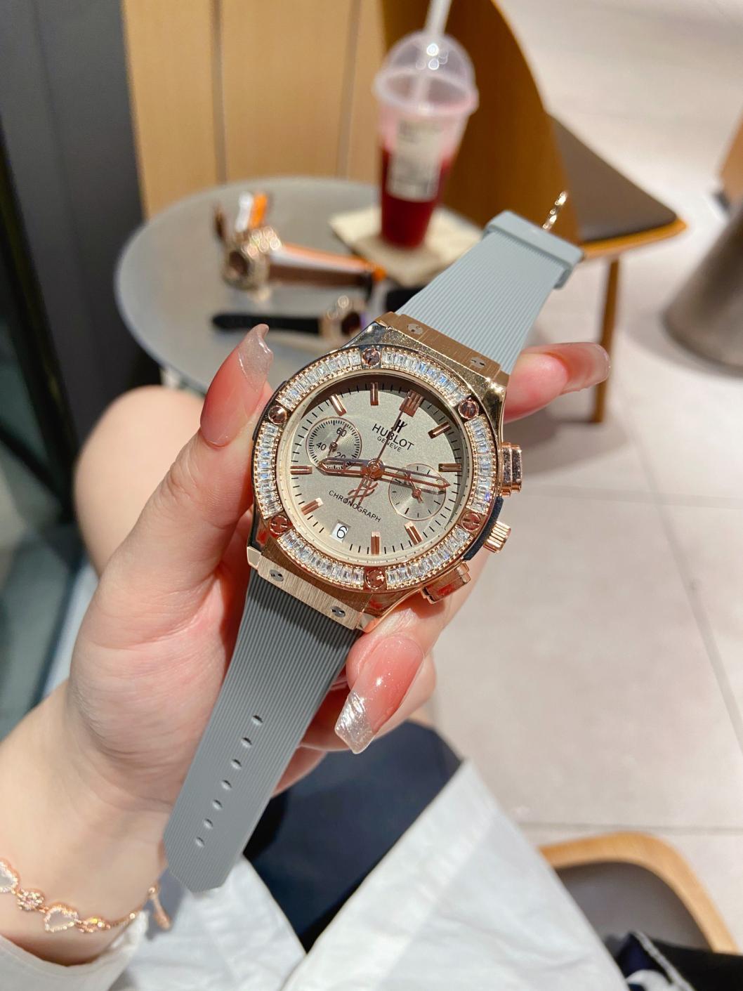 HUBLOT Quartz watch 35mm