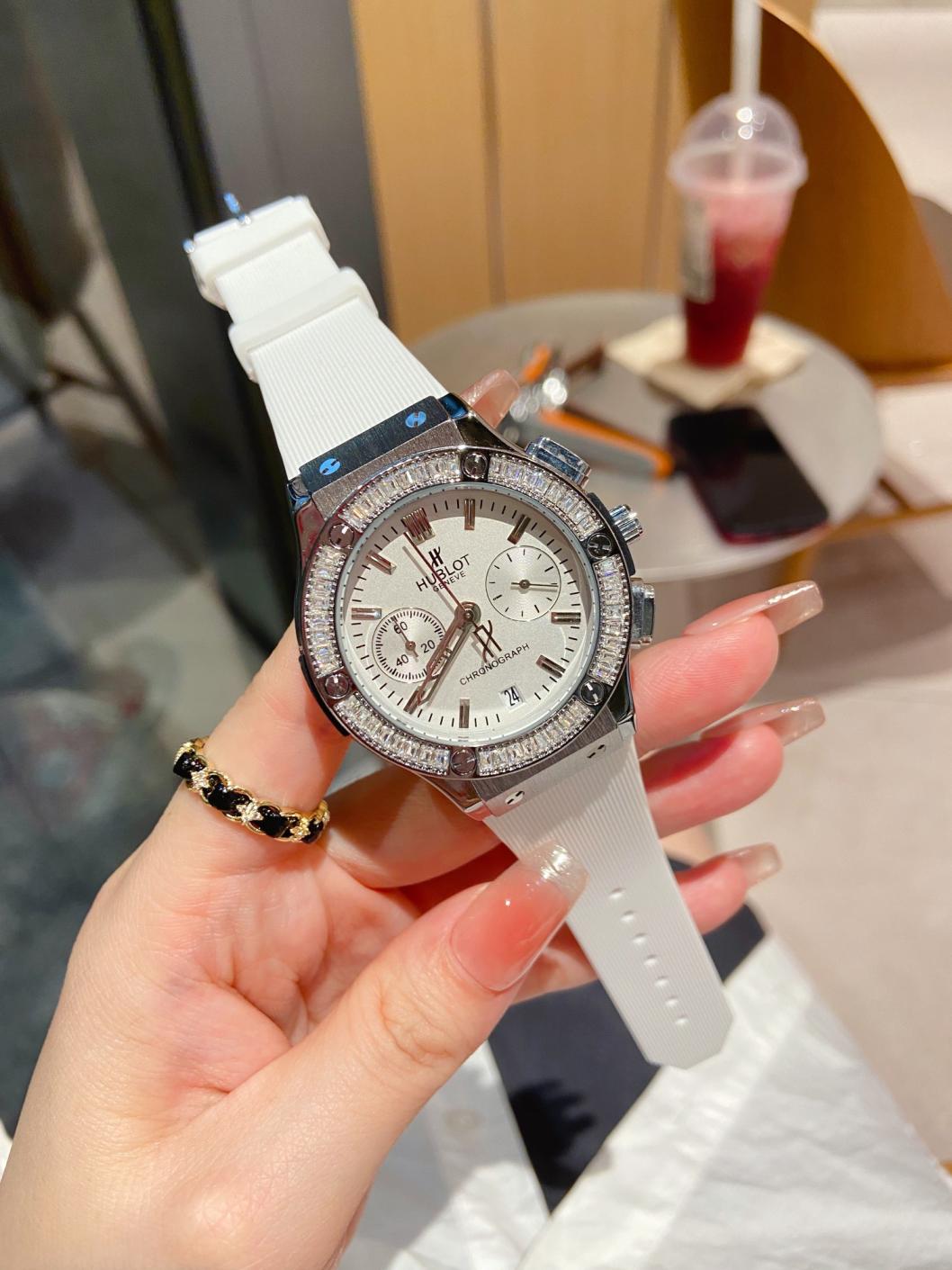 HUBLOT Quartz watch 35mm