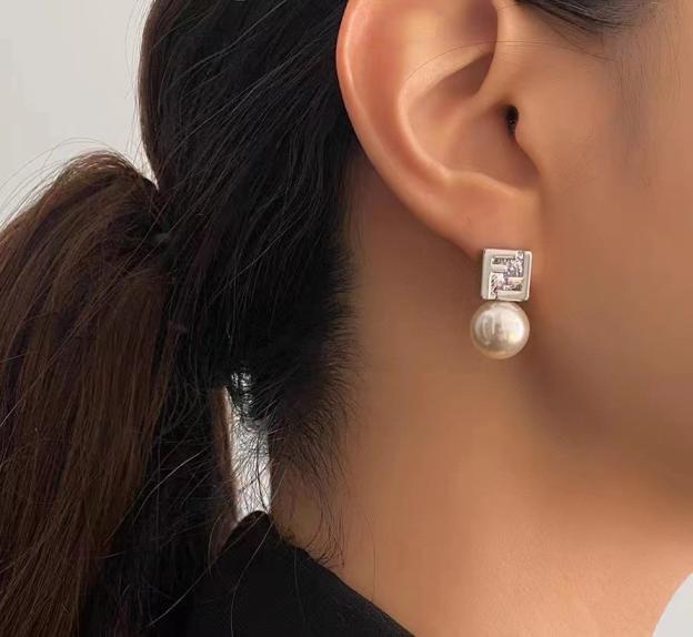 A1161 FENDI earrings