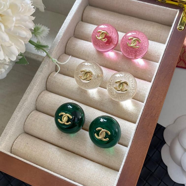 E018 Chanel earrings