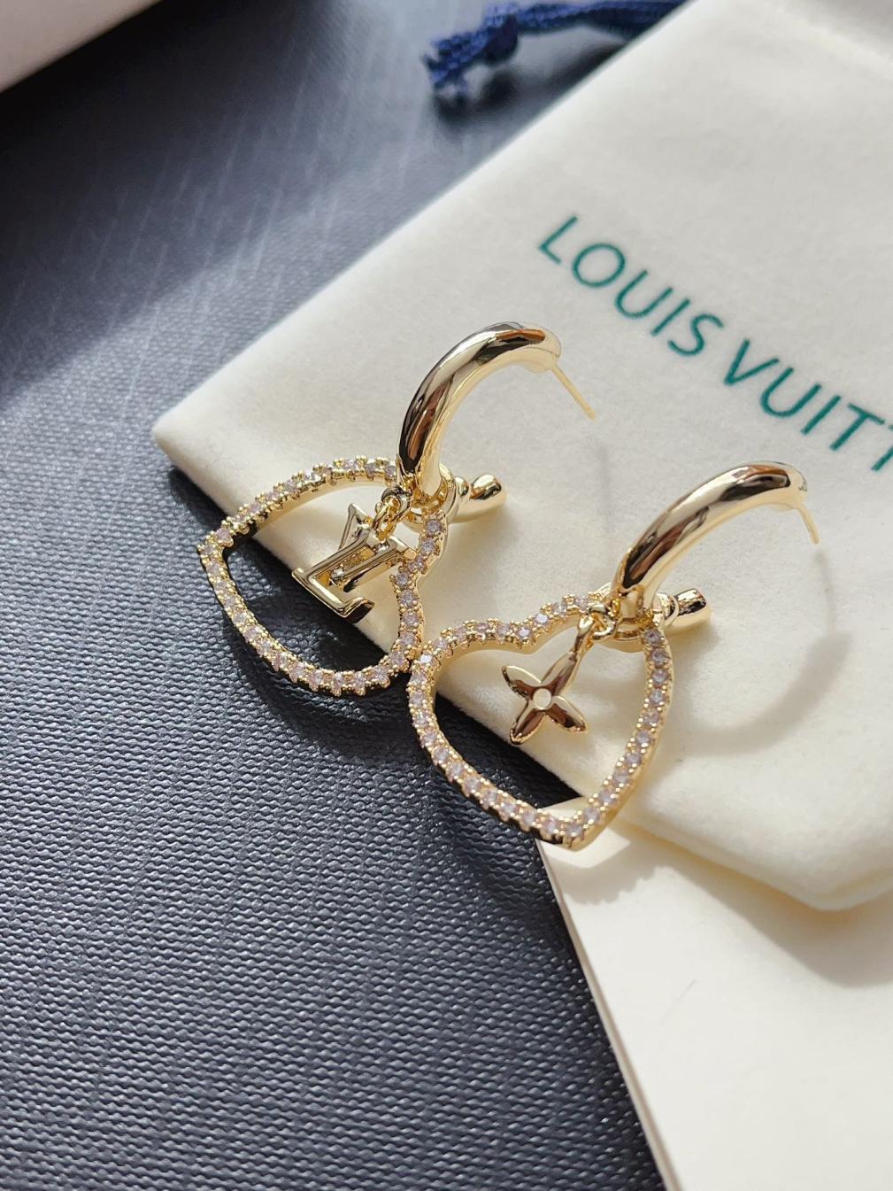 A1105 LV earrings