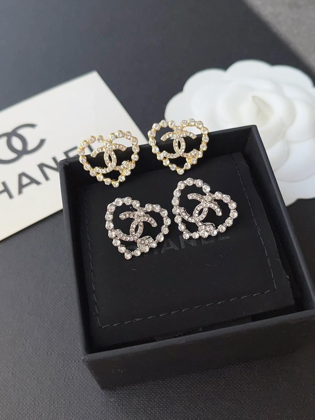 A1102 Chanel earrings