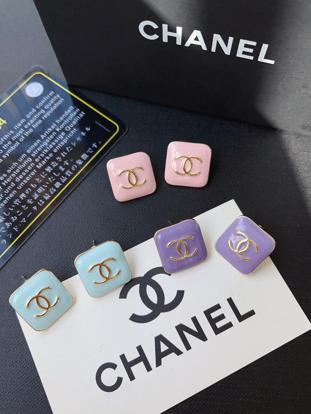 A1101 Chanel earrings