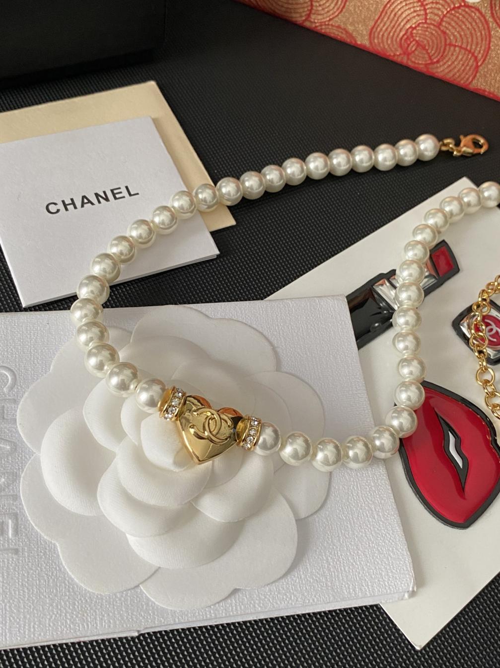 B389 Chanel pearls choker necklace