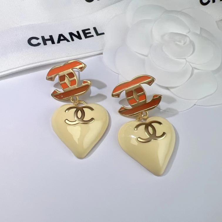 A932 Chanel earrings