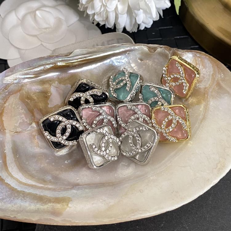 E010 Chanel earrings