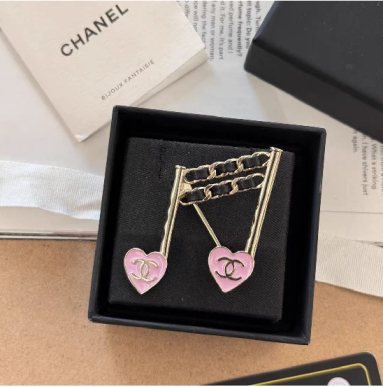 Chanel brooch 116138