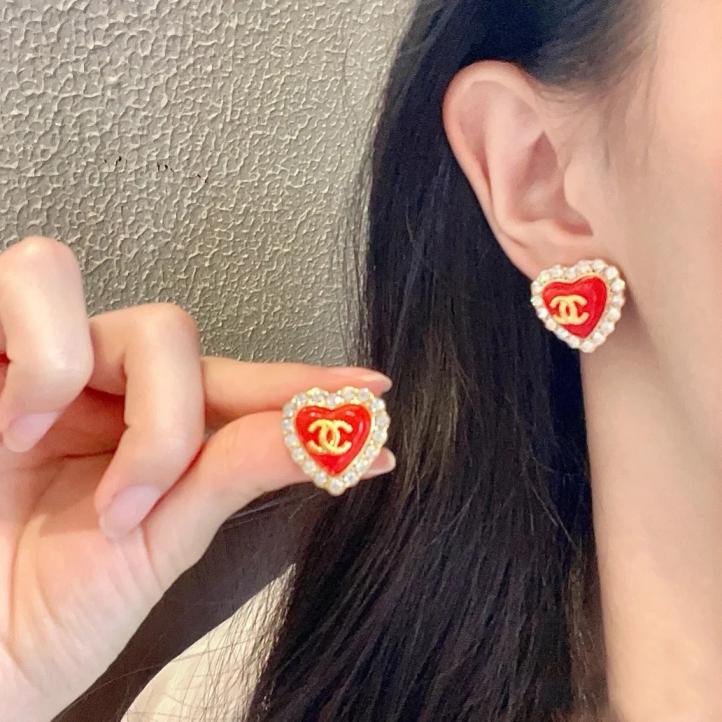 A1365 chanel earrings