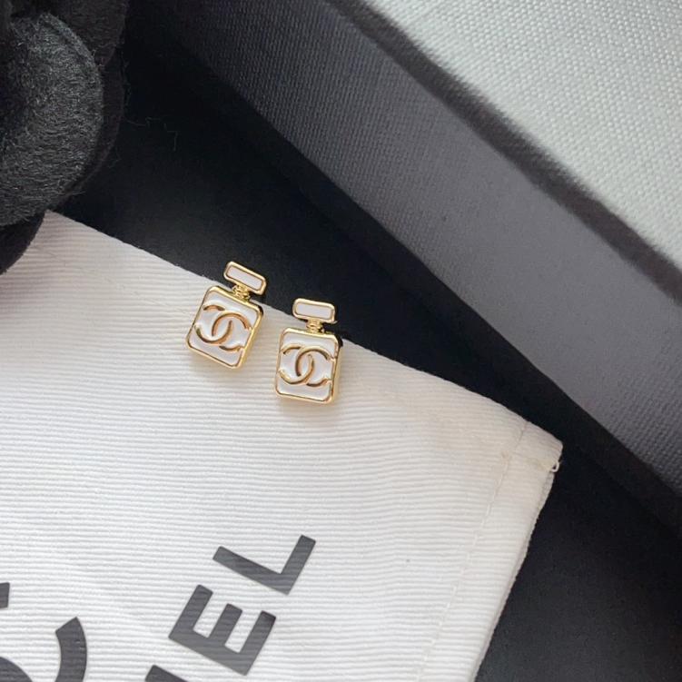 A1121 Chanel earrings