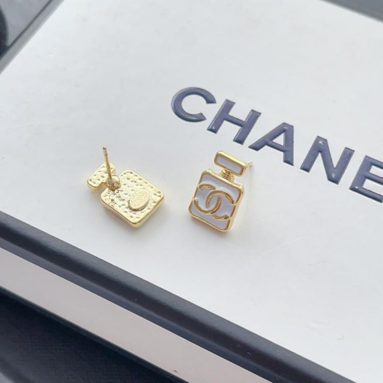 A1121 Chanel earrings